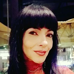 Meet your Posher, Dina